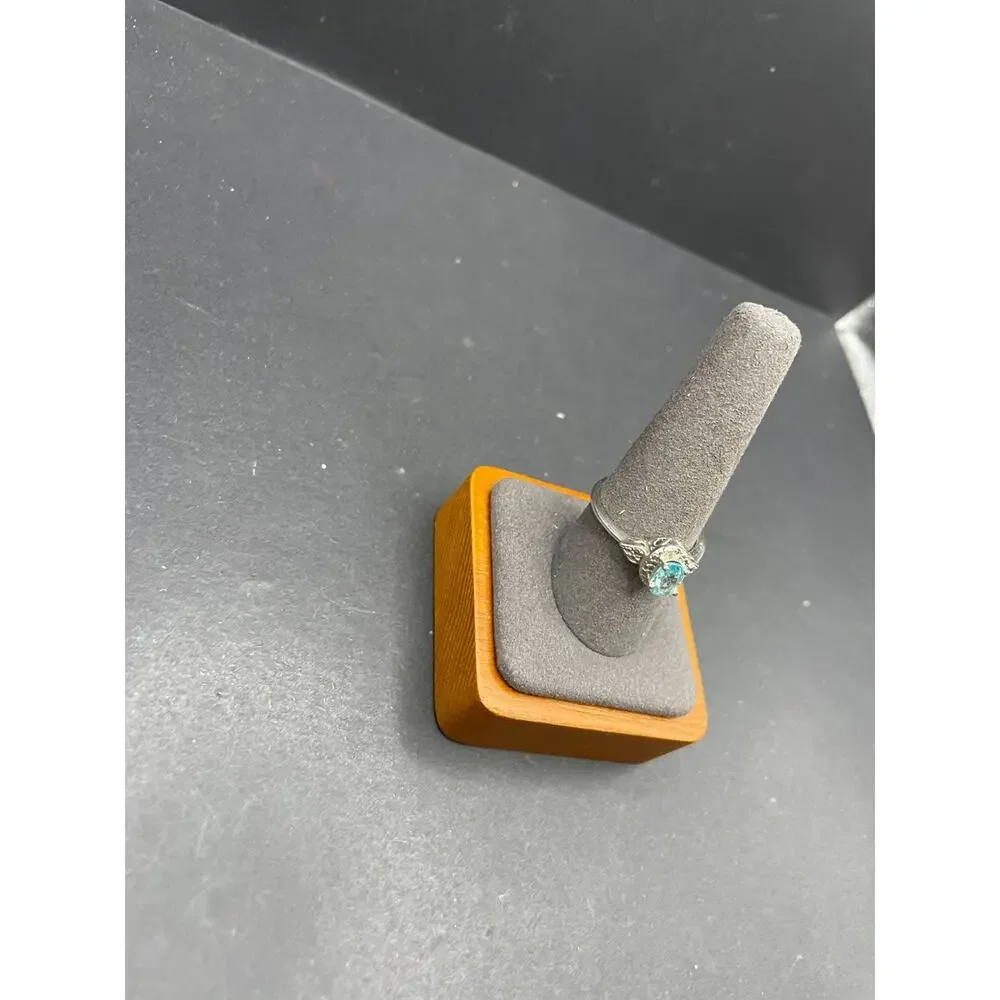 Unbranded sterling silver